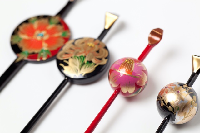 Kanzashi: Chiếc trâm cài tô điểm vẻ đẹp của phụ nữ Nhật khi mặc kimono - 2 Kanzashi: Chiếc trâm cài tô điểm vẻ đẹp của phụ nữ Nhật khi mặc kimono - 2