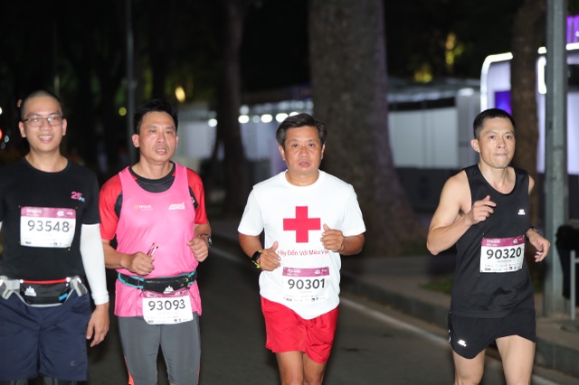 Ông Đoàn Ngọc Hải tiếp tục chinh phục giải chạy 42km ở Hà Nội - 1 Ông Đoàn Ngọc Hải tiếp tục chinh phục giải chạy 42km ở Hà Nội - 1