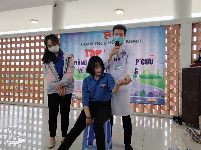 Tuổi trẻ Đà Nẵng hưởng ứng Ngày hội Thanh niên với văn hóa giao thông - 2 Tuổi trẻ Đà Nẵng hưởng ứng Ngày hội Thanh niên với văn hóa giao thông - 2