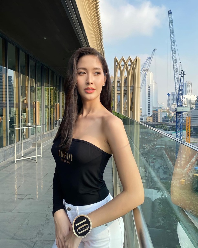 Ngoại hình xinh đẹp và gợi cảm của tân hoa hậu chuyển giới Thái Lan - 8 Ngoại hình xinh đẹp và gợi cảm của tân hoa hậu chuyển giới Thái Lan - 8
