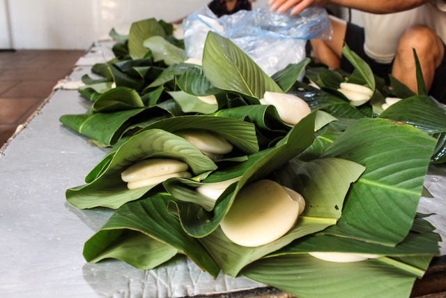 Family of 3 generations of making thick rice cakes: At midnight, there is a lot of noise, 300kg of sticky rice every day - 9