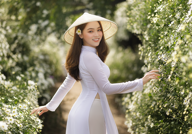 Thiếu nữ Hà thành đọ sắc với loài hoa báo hiệu mùa đông Hà Nội - 3 Thiếu nữ Hà thành đọ sắc với loài hoa báo hiệu mùa đông Hà Nội - 3