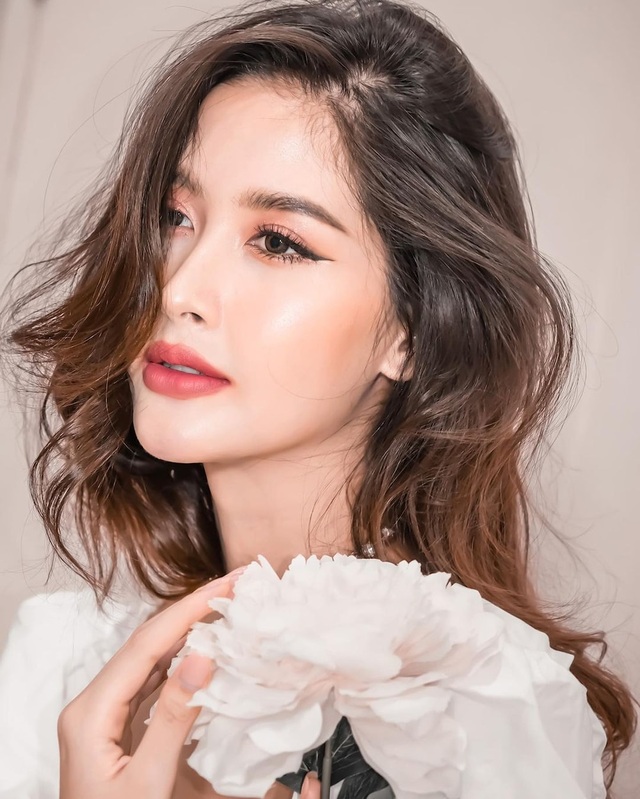 Ngoại hình xinh đẹp và gợi cảm của tân hoa hậu chuyển giới Thái Lan - 9 Ngoại hình xinh đẹp và gợi cảm của tân hoa hậu chuyển giới Thái Lan - 9