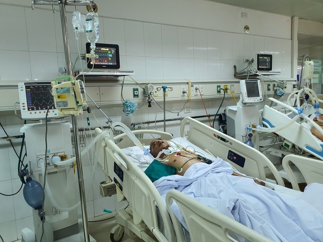Được bạn đọc giúp đỡ, người đàn ông ngã giàn giáo nguy kịch đã hồi phục - 3 Được bạn đọc giúp đỡ, người đàn ông ngã giàn giáo nguy kịch đã hồi phục - 3