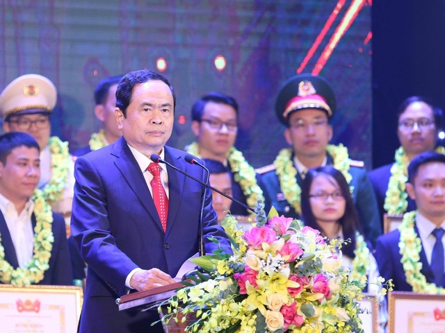 Mũ cách ly chống Covid-19 là 1 trong 37 công trình Tuổi trẻ sáng tạo 2020 - 1 Mũ cách ly chống Covid-19 là 1 trong 37 công trình Tuổi trẻ sáng tạo 2020 - 1