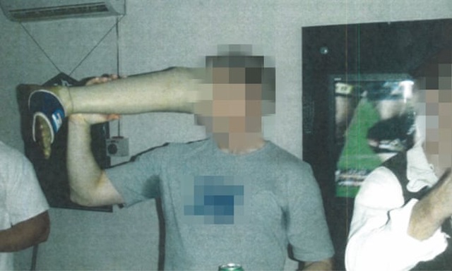 Đặc nhiệm Australia nghi uống bia bằng chân giả của phiến quân Taliban - 1 Đặc nhiệm Australia nghi uống bia bằng chân giả của phiến quân Taliban - 1