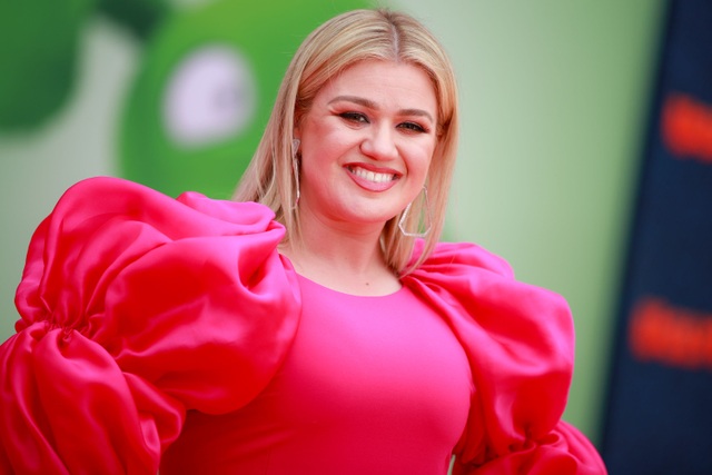 Chồng cũ của Kelly Clarkson đòi vợ chi gần 500 nghìn USD mỗi tháng
