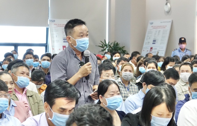 Bí thư Tỉnh ủy Quảng Ngãi đối thoại với công nhân - 2 Bí thư Tỉnh ủy Quảng Ngãi đối thoại với công nhân - 2