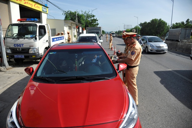 174 tài xế ma men bị xử lý trong ngày 30 Tết - 1 174 tài xế ma men bị xử lý trong ngày 30 Tết - 1