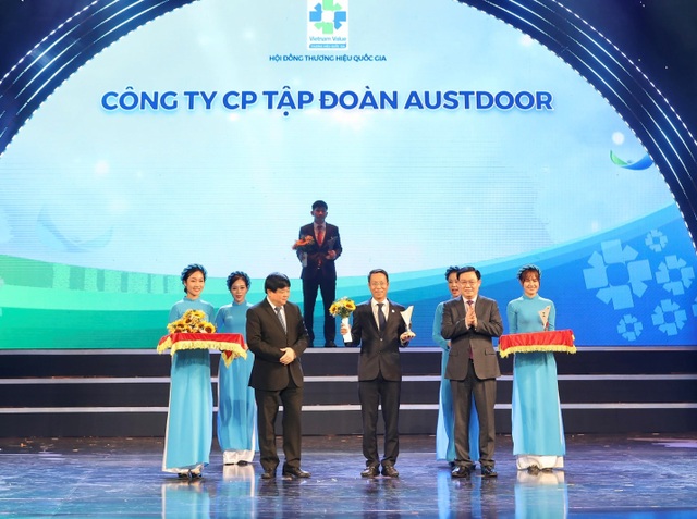 Hàng ngàn khách hàng nhận quà tân gia từ Cửa cuốn Austdoor - 3 Hàng ngàn khách hàng nhận quà tân gia từ Cửa cuốn Austdoor - 3