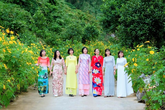 Loài hoa nổi tiếng Đà Lạt bung lụa ở Tràng An làm đắm say lòng du khách - 3 Loài hoa nổi tiếng Đà Lạt bung lụa ở Tràng An làm đắm say lòng du khách - 3