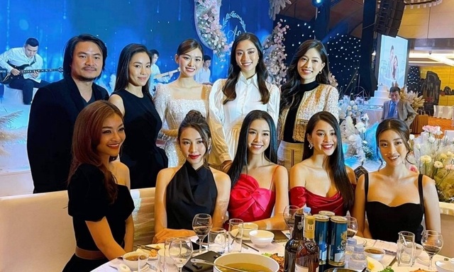 Hoa hậu Trần Tiểu Vy bối rối khi chụp được hoa cưới của Tường San - 3