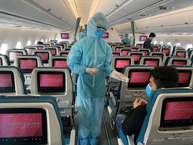Đình chỉ công tác Tổ trưởng Tổ tiếp viên Vietnam Airlines - 1 Đình chỉ công tác Tổ trưởng Tổ tiếp viên Vietnam Airlines - 1