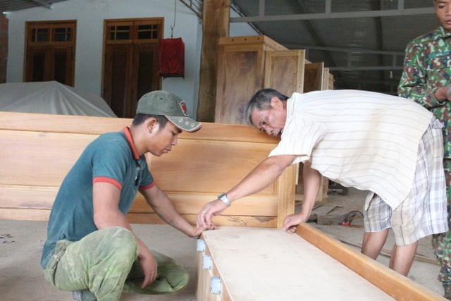 Chuyện về ông Hải giúp đỡ việc làm cho thanh niên khó khăn, khuyết tật - 2 Chuyện về ông Hải giúp đỡ việc làm cho thanh niên khó khăn, khuyết tật - 2