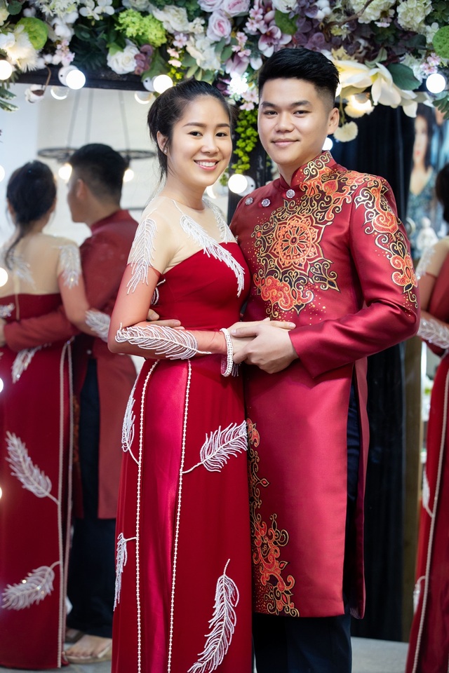 Dàn sao truyền hình đọ dáng với áo dài - 5 Dàn sao truyền hình đọ dáng với áo dài - 5