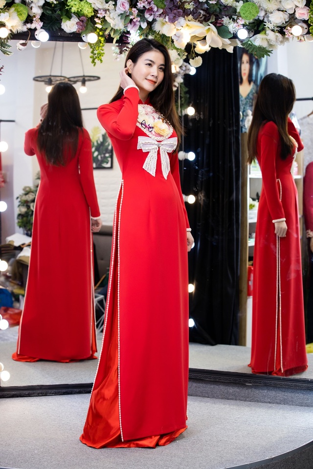 Dàn sao truyền hình đọ dáng với áo dài - 3 Dàn sao truyền hình đọ dáng với áo dài - 3