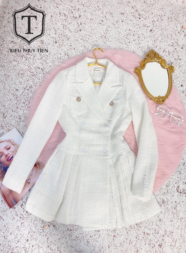Thời trang Kiều Thủy Tiên làm xiêu lòng phái đẹp với loạt sản phẩm thời trang hiện đại và đầy quyến rũ - 3 Thời trang Kiều Thủy Tiên làm xiêu lòng phái đẹp với loạt sản phẩm thời trang hiện đại và đầy quyến rũ - 3