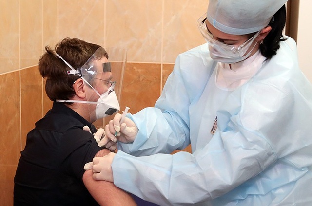 Các nước đã đặt hàng 1,2 tỷ liều vắc xin Covid-19 của Nga - 1