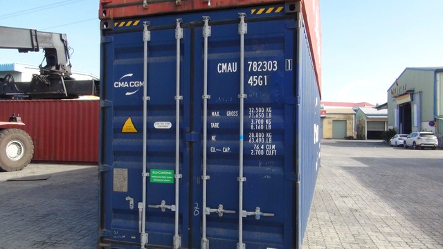 TP.HCM: Bắt 2 container găng tay cũ, bẩn từ Trung Quốc nhập vào Việt Nam - 2 TP.HCM: Bắt 2 container găng tay cũ, bẩn từ Trung Quốc nhập vào Việt Nam - 2