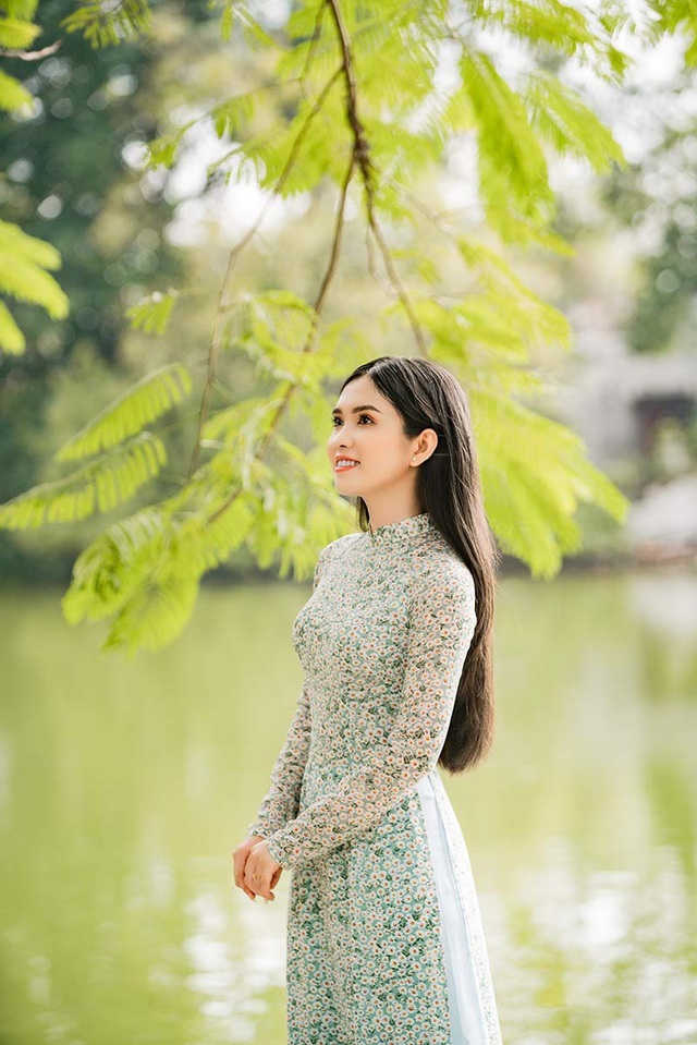 Ngắm nhan sắc cuốn hút của 4 hot girl nổi bật tháng 11 - 1 Ngắm nhan sắc cuốn hút của 4 hot girl nổi bật tháng 11 - 1