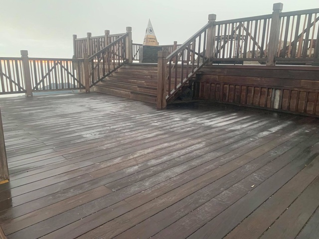 Đỉnh Fansipan lạnh dưới 0 độ C, sương muối rắc trắng như tuyết - 2 Đỉnh Fansipan lạnh dưới 0 độ C, sương muối rắc trắng như tuyết - 2