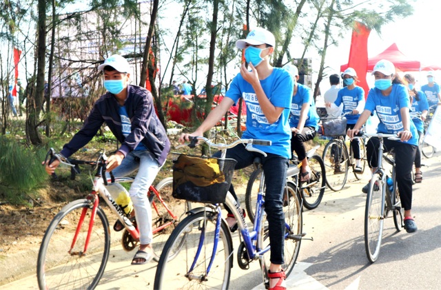 Hàng trăm thanh niên Hội An hành động vì Đại dương xanh - 2 Hàng trăm thanh niên Hội An hành động vì Đại dương xanh - 2