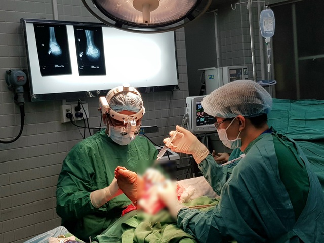 Người đàn ông bị đứt lìa cổ chân vì tai nạn thường gặp - 1 Người đàn ông bị đứt lìa cổ chân vì tai nạn thường gặp - 1