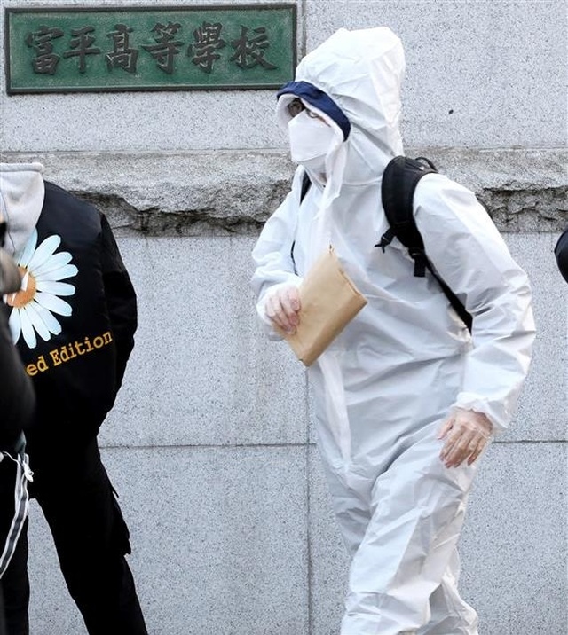 Nửa triệu sĩ tử Hàn Quốc bước vào kỳ thi sinh tử: Mắc Covid-19 vẫn thi - 2