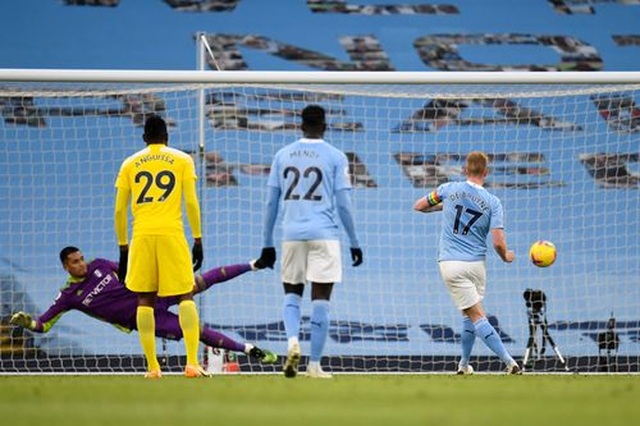 Man City 2-0 Fulham: Sterling - De Bruyne, kẻ tung người hứng - 7 Man City 2-0 Fulham: Sterling - De Bruyne, kẻ tung người hứng - 7