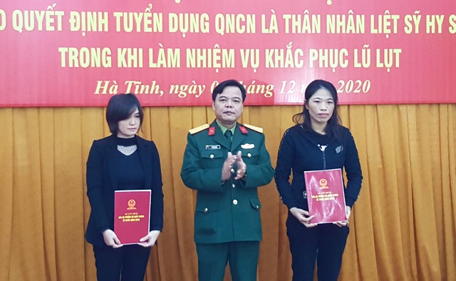 Tuyển dụng quân nhân chuyên nghiệp đối với vợ các liệt sĩ - 1 Tuyển dụng quân nhân chuyên nghiệp đối với vợ các liệt sĩ - 1