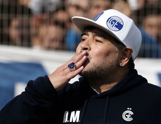 Bạn thân tiết lộ trên sóng truyền hình việc Maradona có thêm hai con rơi - 1