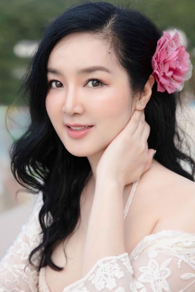 Giáng My - Diễm Hương: Hai hoa hậu muốn nhường ngôi mà mãi không được - 2 Giáng My - Diễm Hương: Hai hoa hậu muốn nhường ngôi mà mãi không được - 2