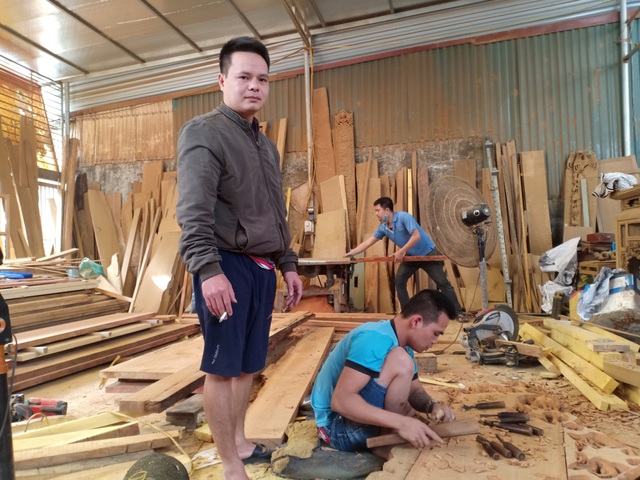 Tháng cuối năm, làng nghề mộc Sơn Đồng rộn tiếng đục, chát - 3 Tháng cuối năm, làng nghề mộc Sơn Đồng rộn tiếng đục, chát - 3