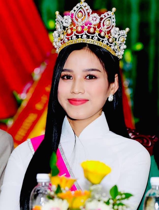 Hoa hậu Đỗ Thị Hà chia sẻ cảm giác suy sụp khi bị truyền thông nhắm đến - 1 Hoa hậu Đỗ Thị Hà chia sẻ cảm giác suy sụp khi bị truyền thông nhắm đến - 1