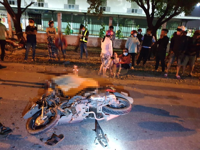 Xe máy tông nhau kinh hoàng, 2 người tử vong - 3 Xe máy tông nhau kinh hoàng, 2 người tử vong - 3