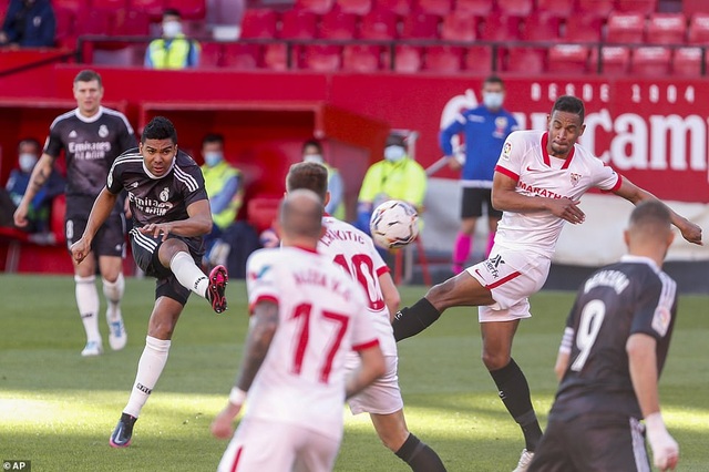 Real Madrid đánh bại Sevilla nhờ bàn phản lưới nhà - 4