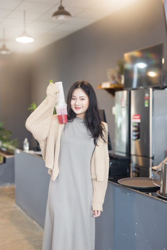 Nữ sinh Đắk Nông 18 tuổi cao 1m70 muốn trở thành tiếp viên hàng không - 6 Nữ sinh Đắk Nông 18 tuổi cao 1m70 muốn trở thành tiếp viên hàng không - 6