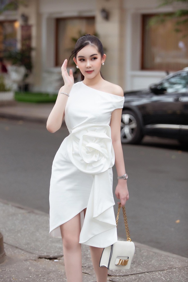 Bị tố nhan sắc dao kéo, hớ hênh vòng 1: Lê Âu Ngân Anh nói gì?