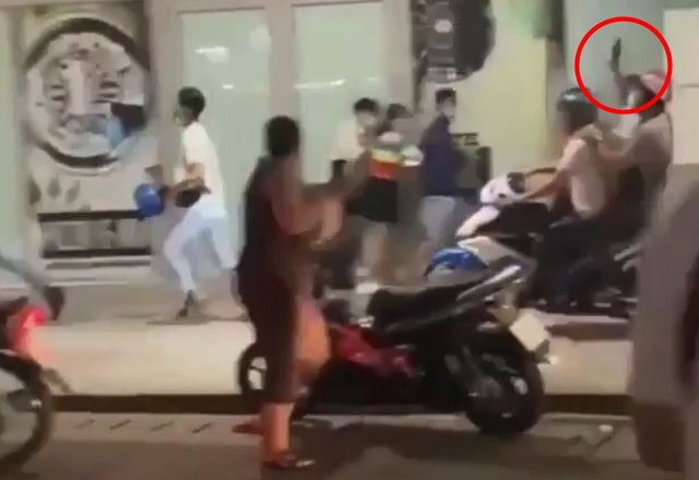 Hình sự nổ súng ngăn ẩu đả ở trung tâm mua sắm Aeon Tân Phú - 3
