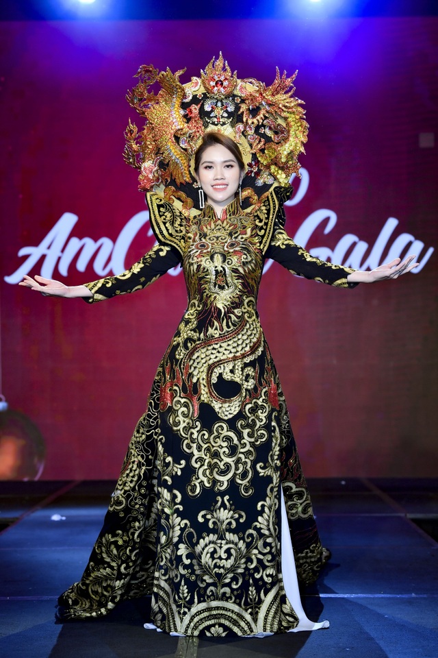 Minh Tiệp làm đạo diễn, bà xã Thùy Dương là vedette - 3 Minh Tiệp làm đạo diễn, bà xã Thùy Dương là vedette - 3