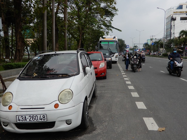 Đại biểu Đà Nẵng đề xuất có chỗ đỗ mới được mua ô tô - 1 Đại biểu Đà Nẵng đề xuất có chỗ đỗ mới được mua ô tô - 1
