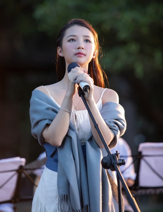 Amee áp lực khi là nghệ sĩ trẻ nhất nhận giải MAMA 2020 - 4 Amee áp lực khi là nghệ sĩ trẻ nhất nhận giải MAMA 2020 - 4