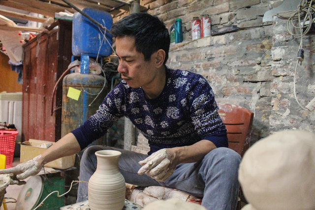 Nghệ nhân khiếm thính thổi hồn vào gốm qua đôi bàn tay trời phú - 4