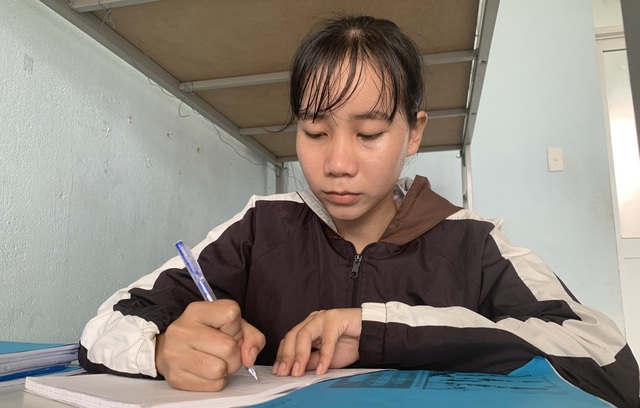 Nữ sinh mồ côi vùng cao đỗ thủ khoa Sư phạm Xã hội - 1 Nữ sinh mồ côi vùng cao đỗ thủ khoa Sư phạm Xã hội - 1