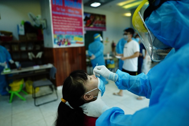 TPHCM bước đầu kiểm soát được nguy cơ lây nhiễm từ chùm ca bệnh Covid-19 - 1 TPHCM bước đầu kiểm soát được nguy cơ lây nhiễm từ chùm ca bệnh Covid-19 - 1