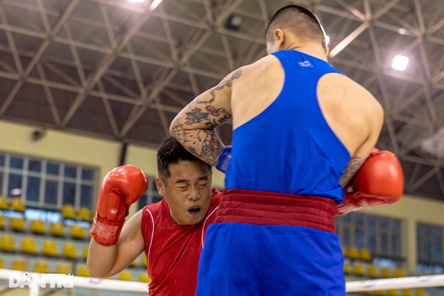 Chỉ 58 giây, quyền vương Trương Đình Hoàng hạ knock-out đối thủ - 2 Chỉ 58 giây, quyền vương Trương Đình Hoàng hạ knock-out đối thủ - 2