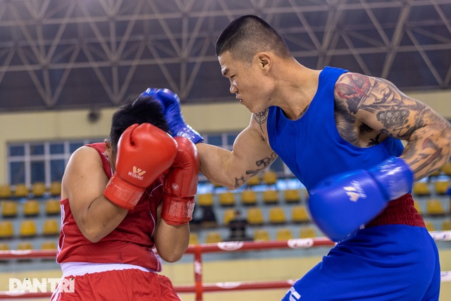 Chỉ 58 giây, quyền vương Trương Đình Hoàng hạ knock-out đối thủ - 3 Chỉ 58 giây, quyền vương Trương Đình Hoàng hạ knock-out đối thủ - 3