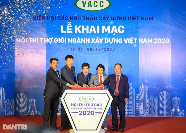 Ấn tượng cuộc thi làm thật, thi thật dành cho thợ giỏi ngành xây dựng - 1 Ấn tượng cuộc thi làm thật, thi thật dành cho thợ giỏi ngành xây dựng - 1