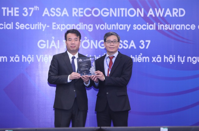 BHXH VN nhận giải thưởng về phát triển đối tượng tham gia BHXH tự nguyện - 2 BHXH VN nhận giải thưởng về phát triển đối tượng tham gia BHXH tự nguyện - 2