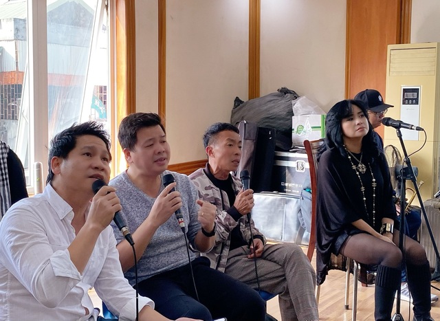 Nghệ sĩ Việt Hoàn lần đầu đưa con gái 11 tuổi lên sân khấu - 2 Nghệ sĩ Việt Hoàn lần đầu đưa con gái 11 tuổi lên sân khấu - 2